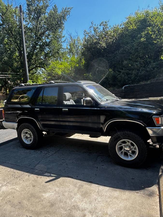 Toyota-4runner-1994-black-4
