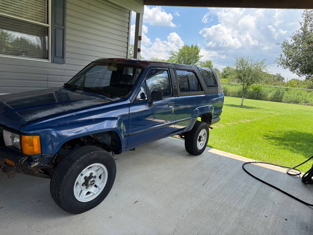 Toyota-4runner-4wd-1986