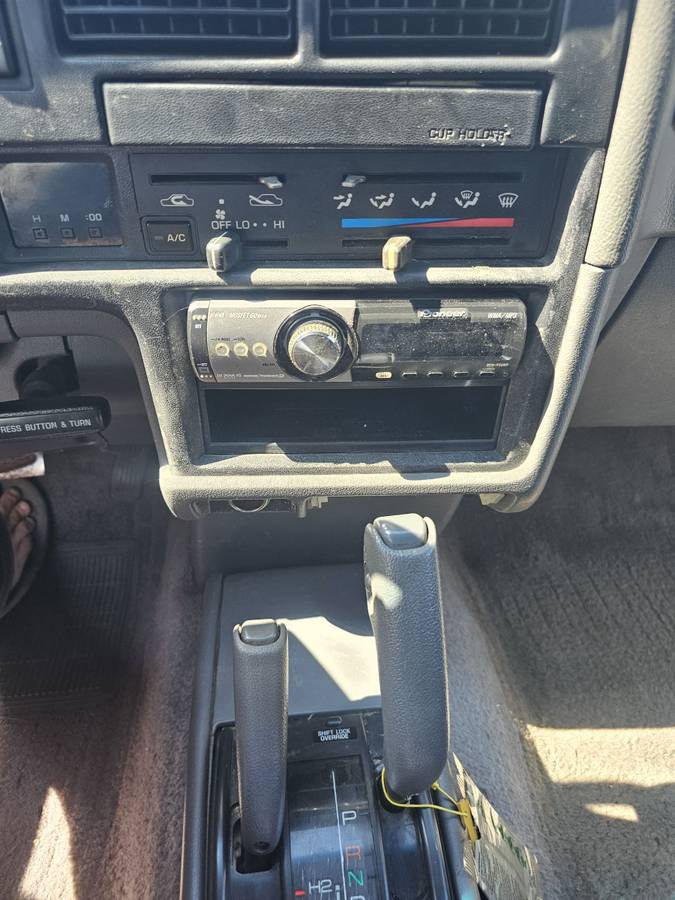 Toyota-4runner-4wd-1990-grey-7