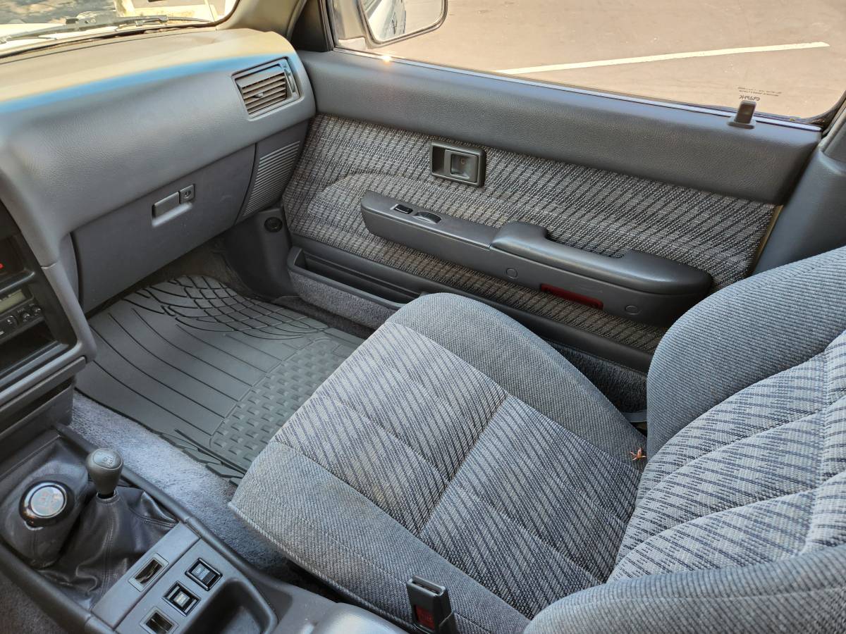 Toyota-4runner-sr5-1992-white-10