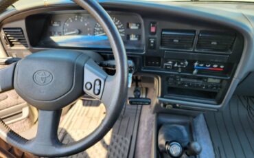 Toyota-4runner-sr5-1992-white-11