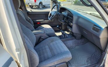 Toyota-4runner-sr5-1992-white-3