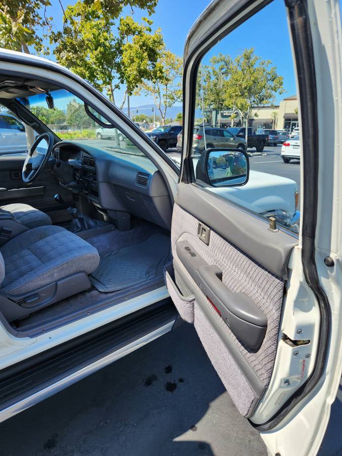 Toyota-4runner-sr5-1992-white-5