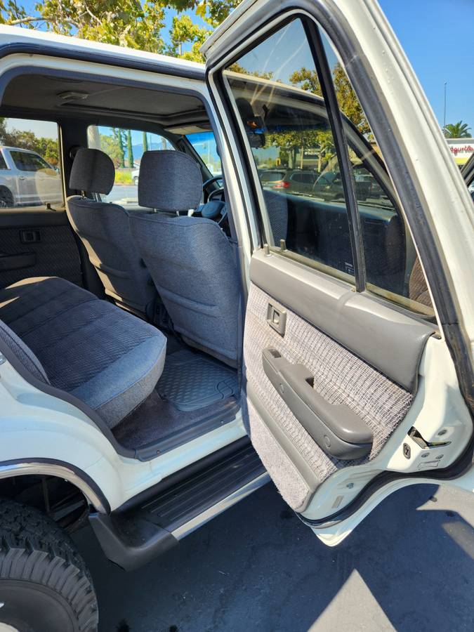 Toyota-4runner-sr5-1992-white-6