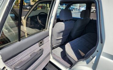 Toyota-4runner-sr5-1992-white-7