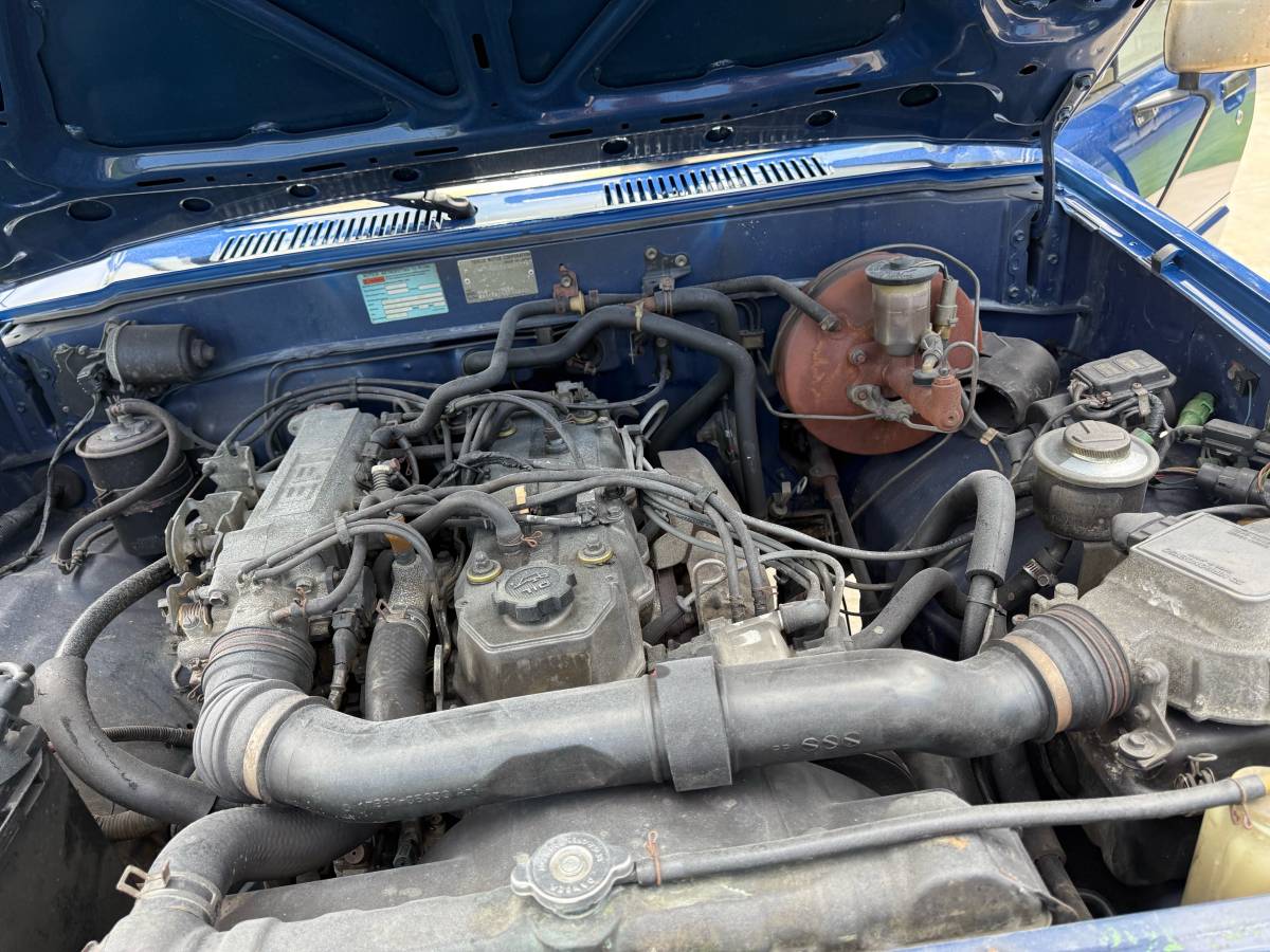 Toyota-4runner-sr5-4x4-1986-blue-10