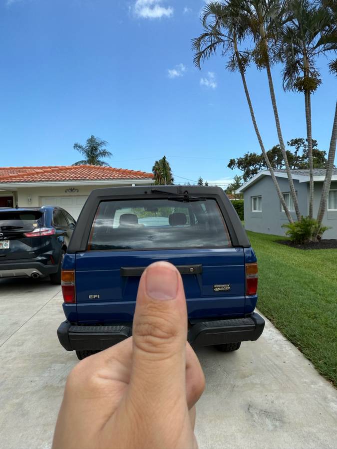 Toyota-4runner-sr5-4x4-1986-blue-2