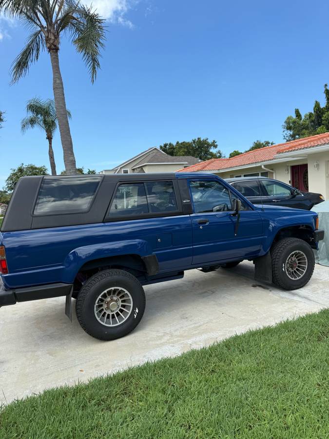 Toyota-4runner-sr5-4x4-1986-blue-8