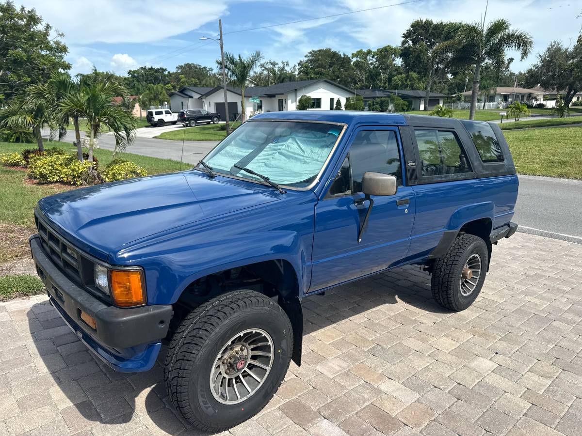 Toyota-4runner-sr5-4x4-1986-blue