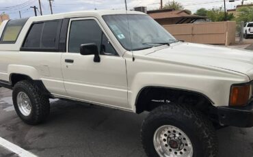 Toyota-4runner-sr5-4x4-1986-white