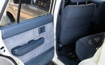 Toyota-4runner-sr5-4x4-1990-white-13
