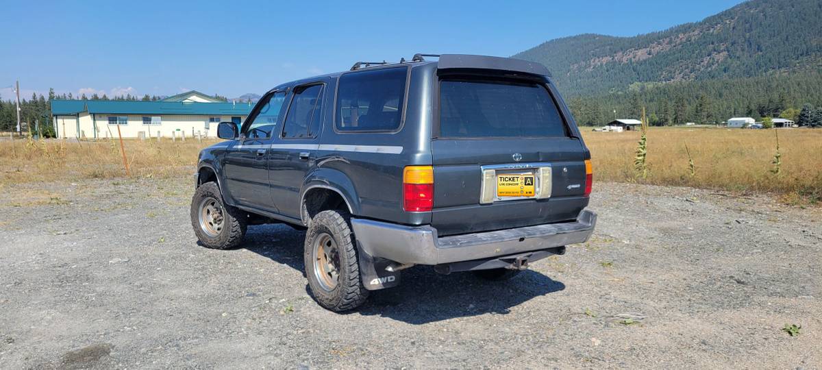 Toyota-4runner-sr5-4x4-1992-grey-3