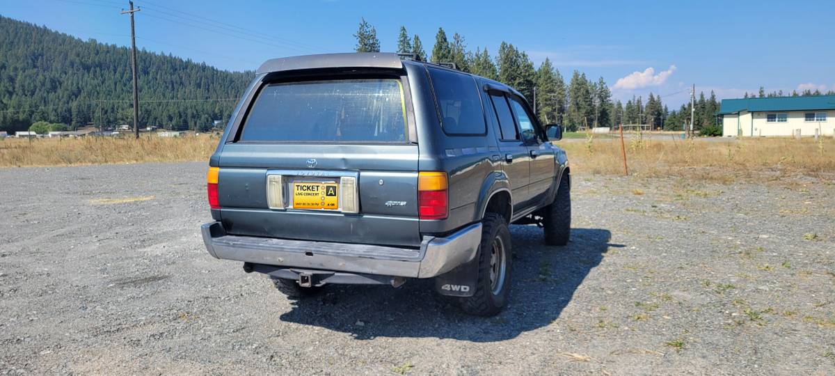 Toyota-4runner-sr5-4x4-1992-grey-4