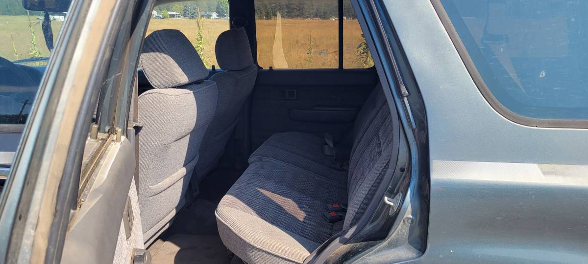 Toyota-4runner-sr5-4x4-1992-grey-9