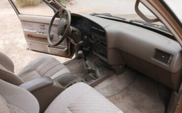 Toyota-4runner-sr5-4x4-1994-brown-6