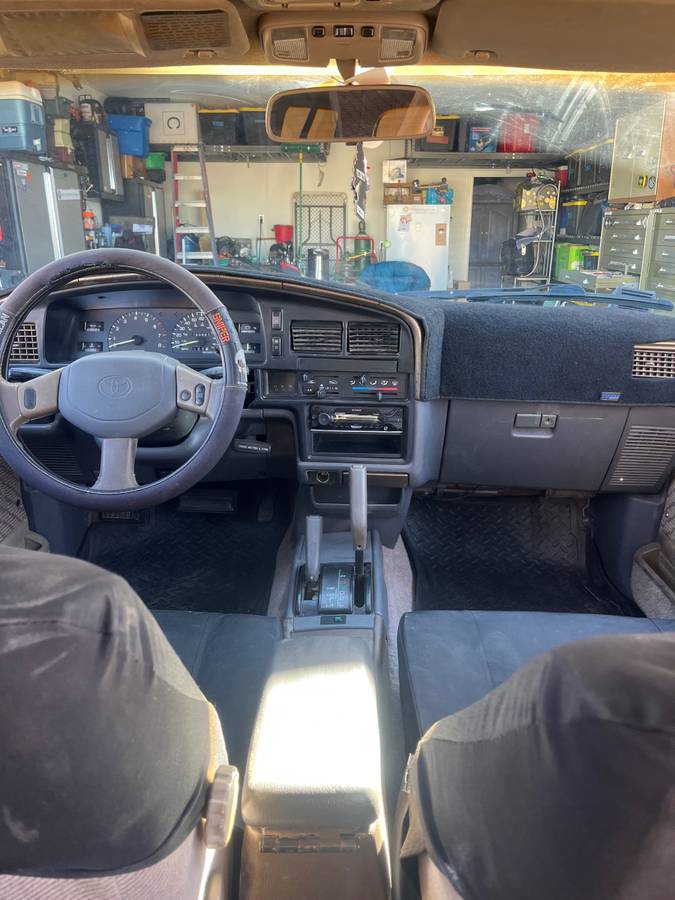 Toyota-4runner-sr5-4x4-1994-white-3