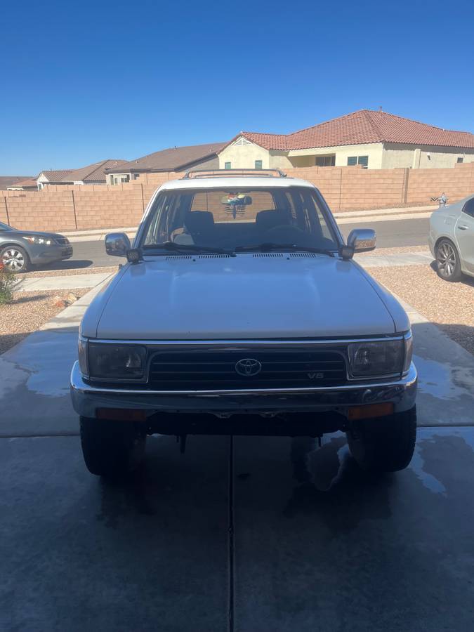 Toyota-4runner-sr5-4x4-1994-white-5