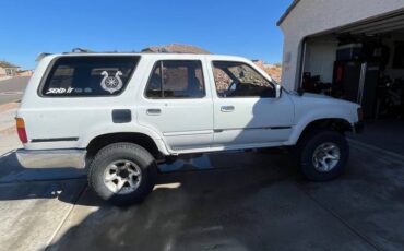 Toyota-4runner-sr5-4x4-1994-white-8