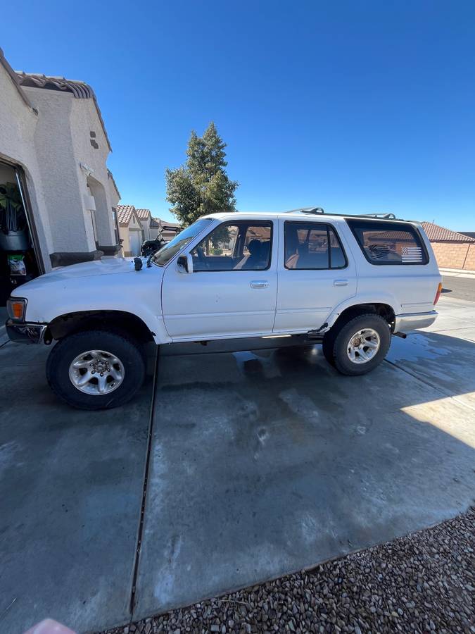 Toyota-4runner-sr5-4x4-1994-white