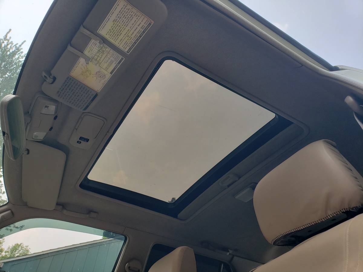 Toyota-4runner-sr5-4x4-1995-white-12