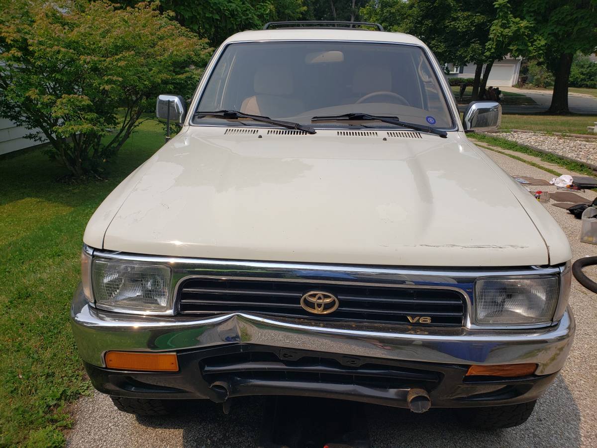 Toyota-4runner-sr5-4x4-1995-white-15