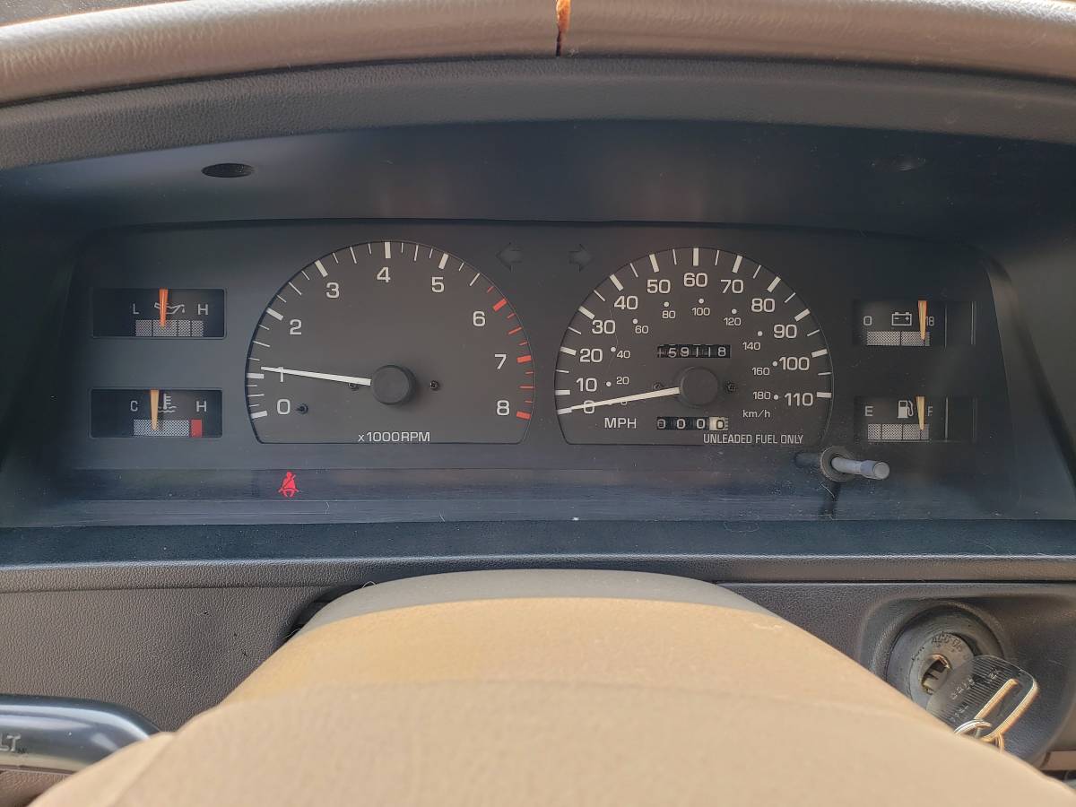Toyota-4runner-sr5-4x4-1995-white-19
