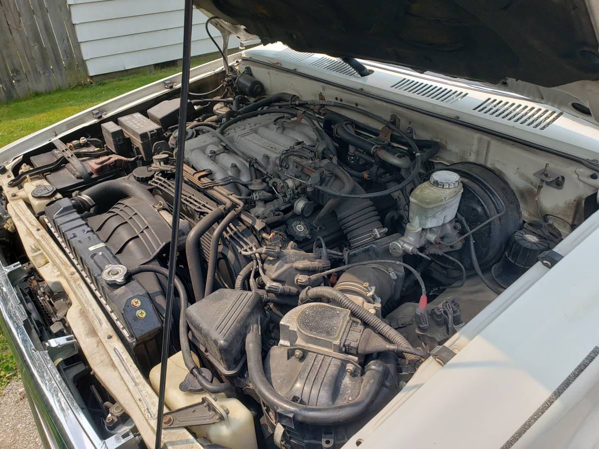 Toyota-4runner-sr5-4x4-1995-white-3