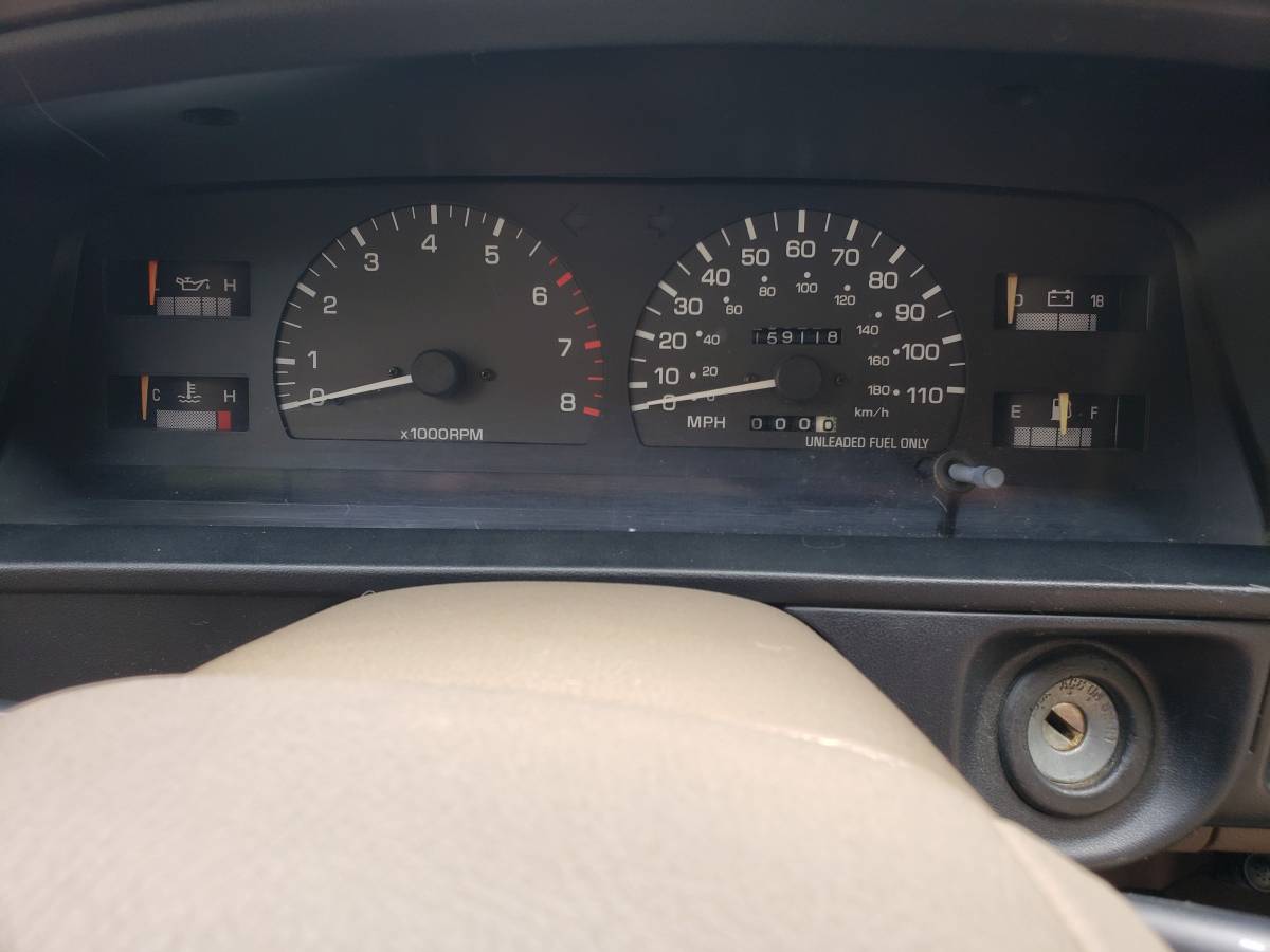Toyota-4runner-sr5-4x4-1995-white-9