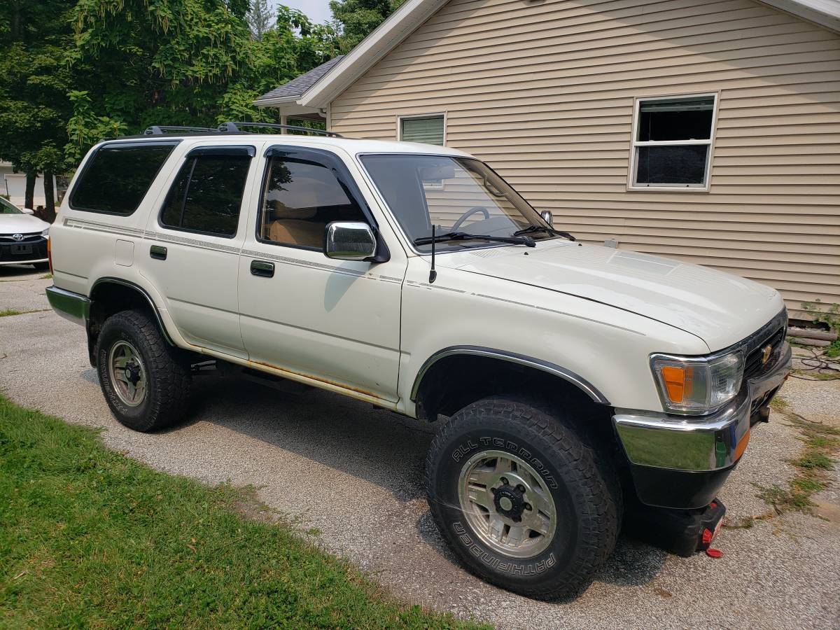 Toyota-4runner-sr5-4x4-1995-white