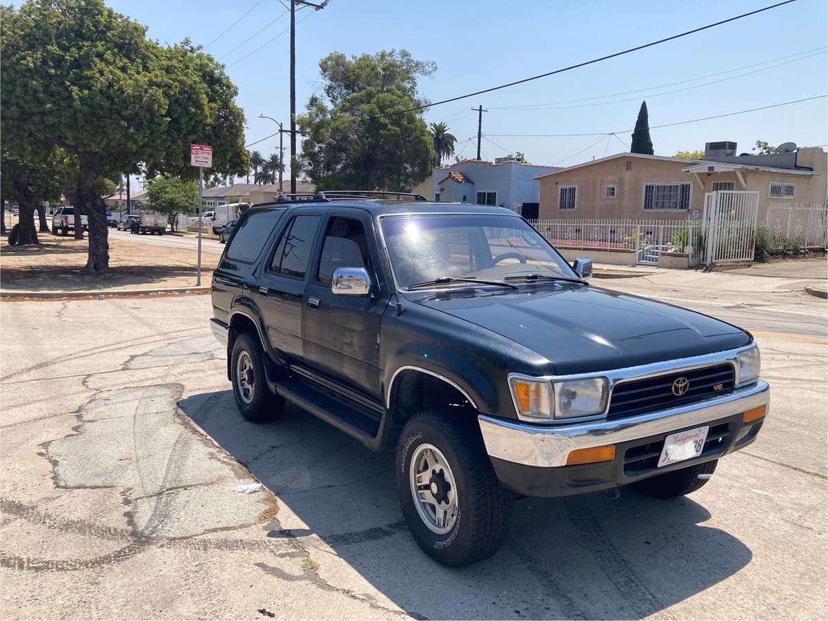 Toyota-4runner-sr5-premium-gas-1995-black-2
