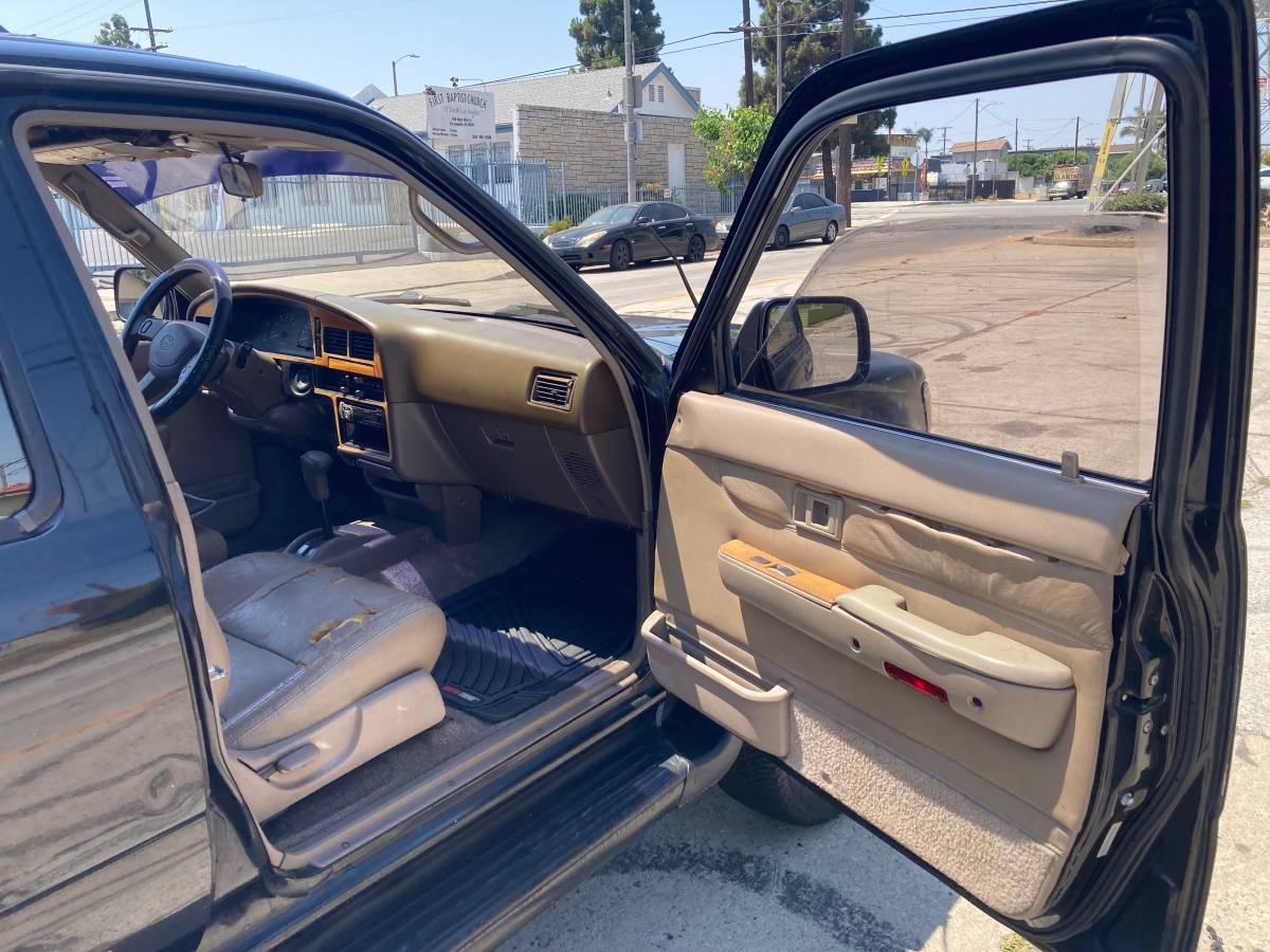 Toyota-4runner-sr5-premium-gas-1995-black-4