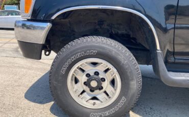 Toyota-4runner-sr5-premium-gas-1995-black-8