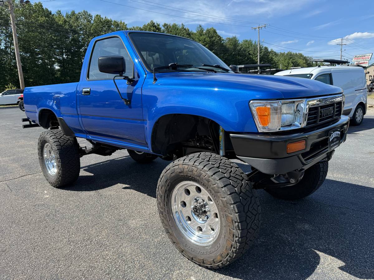 Toyota-4wd-pickups-1990-blue-11