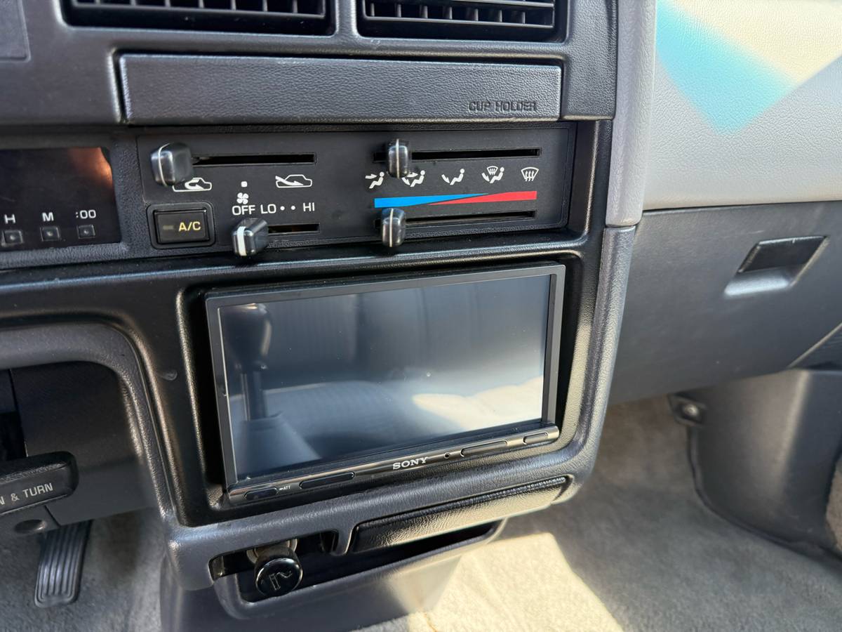 Toyota-4wd-pickups-1990-blue-18