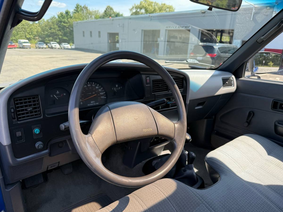 Toyota-4wd-pickups-1990-blue-19