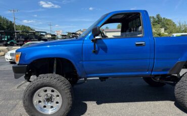 Toyota-4wd-pickups-1990-blue-2