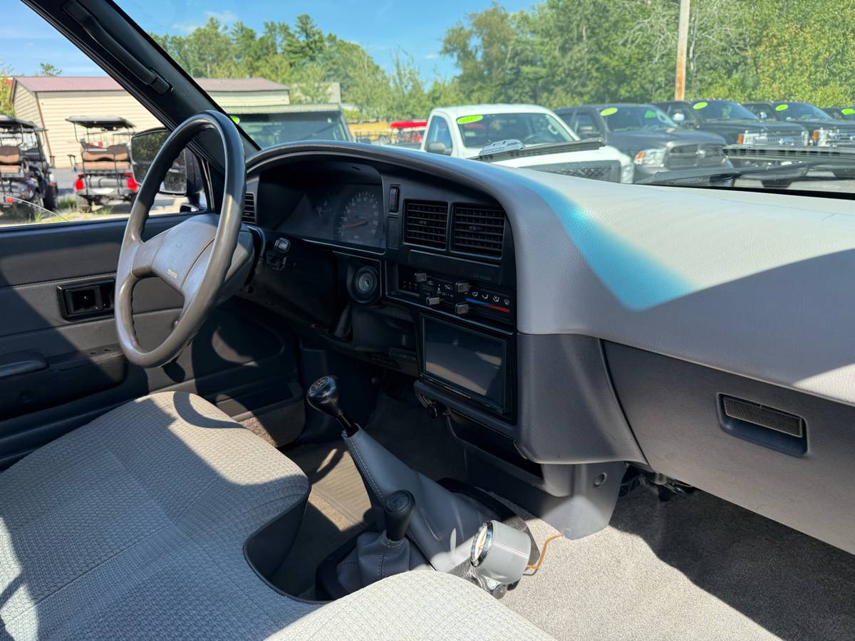 Toyota-4wd-pickups-1990-blue-22