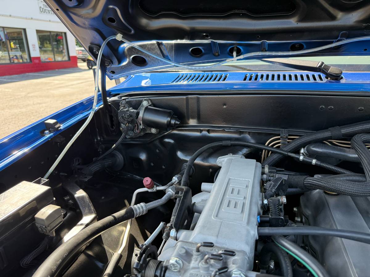 Toyota-4wd-pickups-1990-blue-4