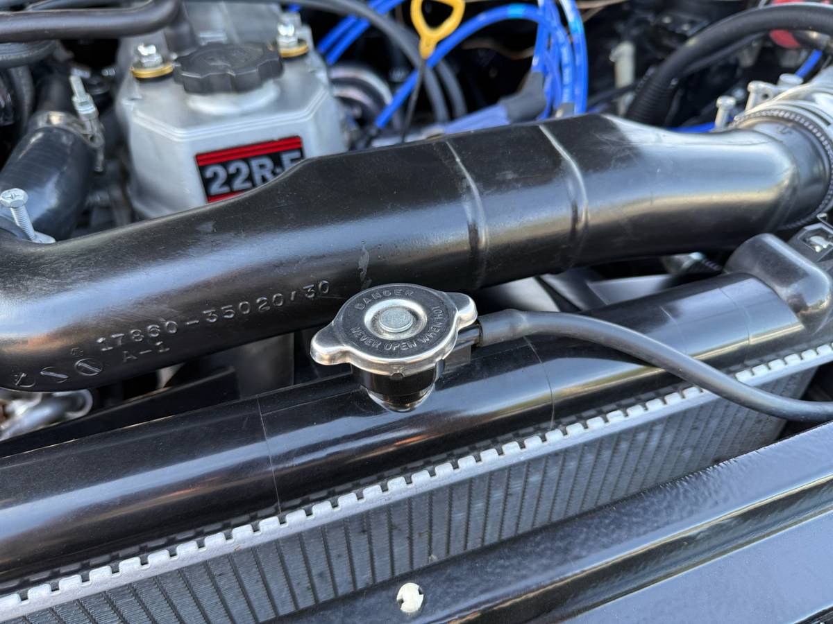 Toyota-4wd-pickups-1990-blue-6