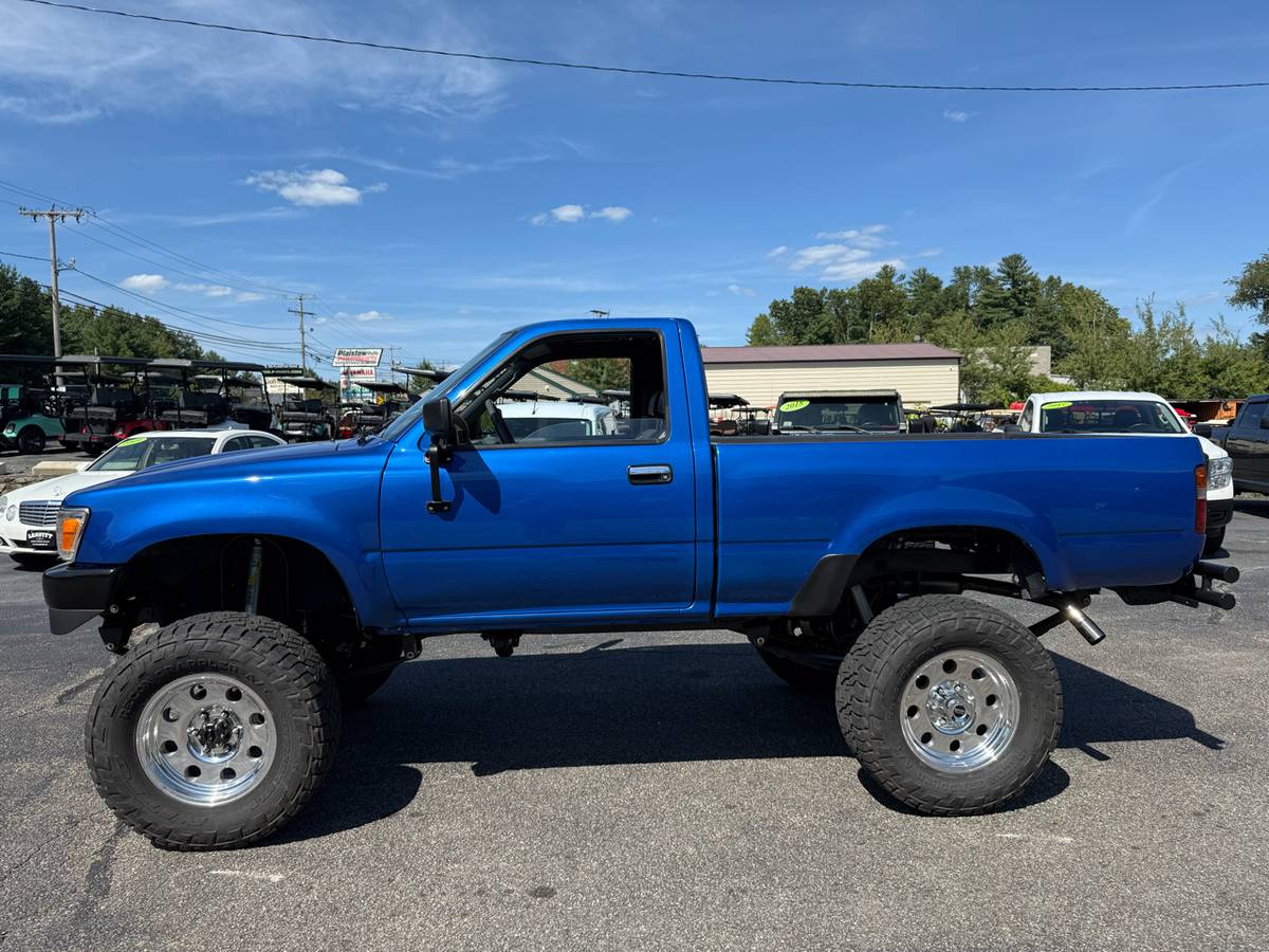 Toyota-4wd-pickups-1990-blue
