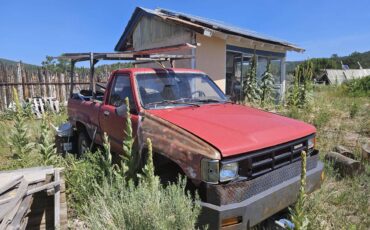 Toyota-4x4-pickup-1985-red-1