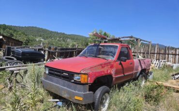 Toyota-4x4-pickup-1985-red