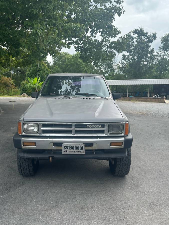 Toyota-4x4-truck-1988-grey