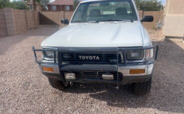 Toyota-4x4-truck-1991-white-1