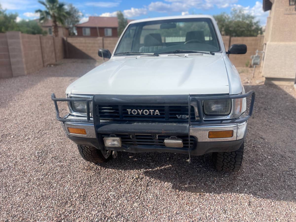 Toyota-4x4-truck-1991-white-1