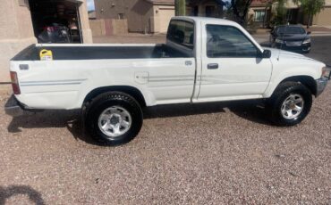 Toyota-4x4-truck-1991-white