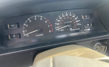 Toyota-4x4-truck-1991-white-4