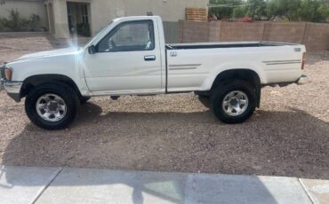 Toyota-4x4-truck-1991-white-6