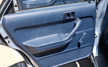 Toyota-Camry-1990-Sedan-11