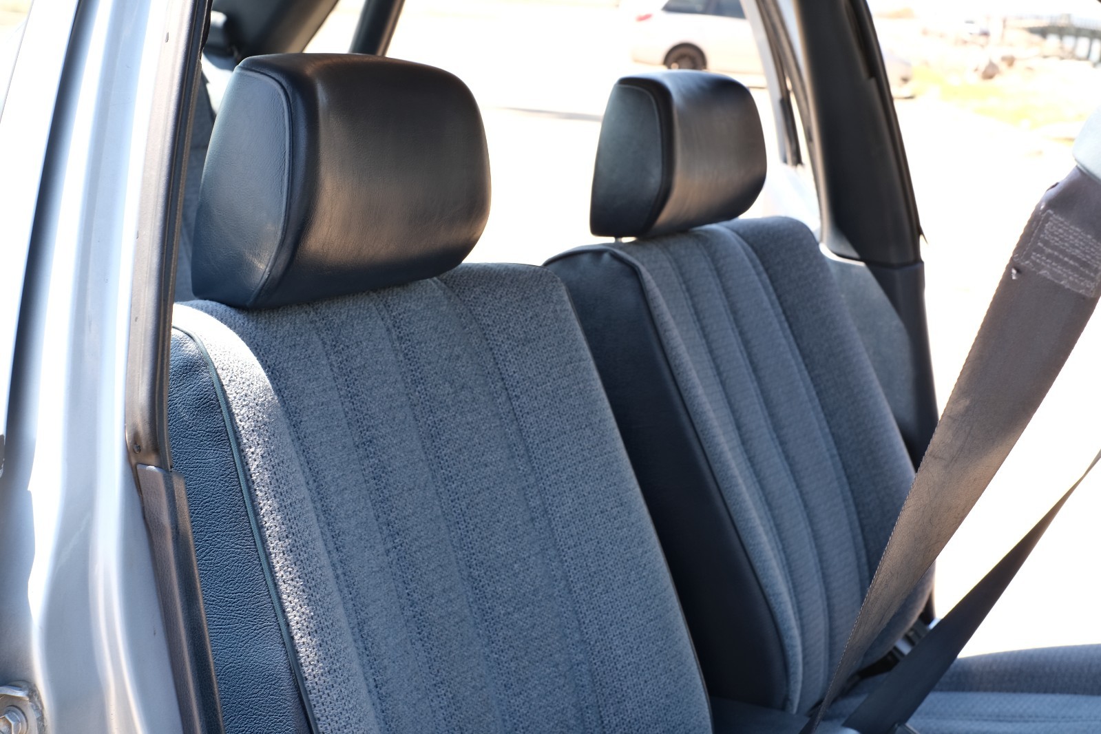Toyota-Camry-1990-Sedan-13